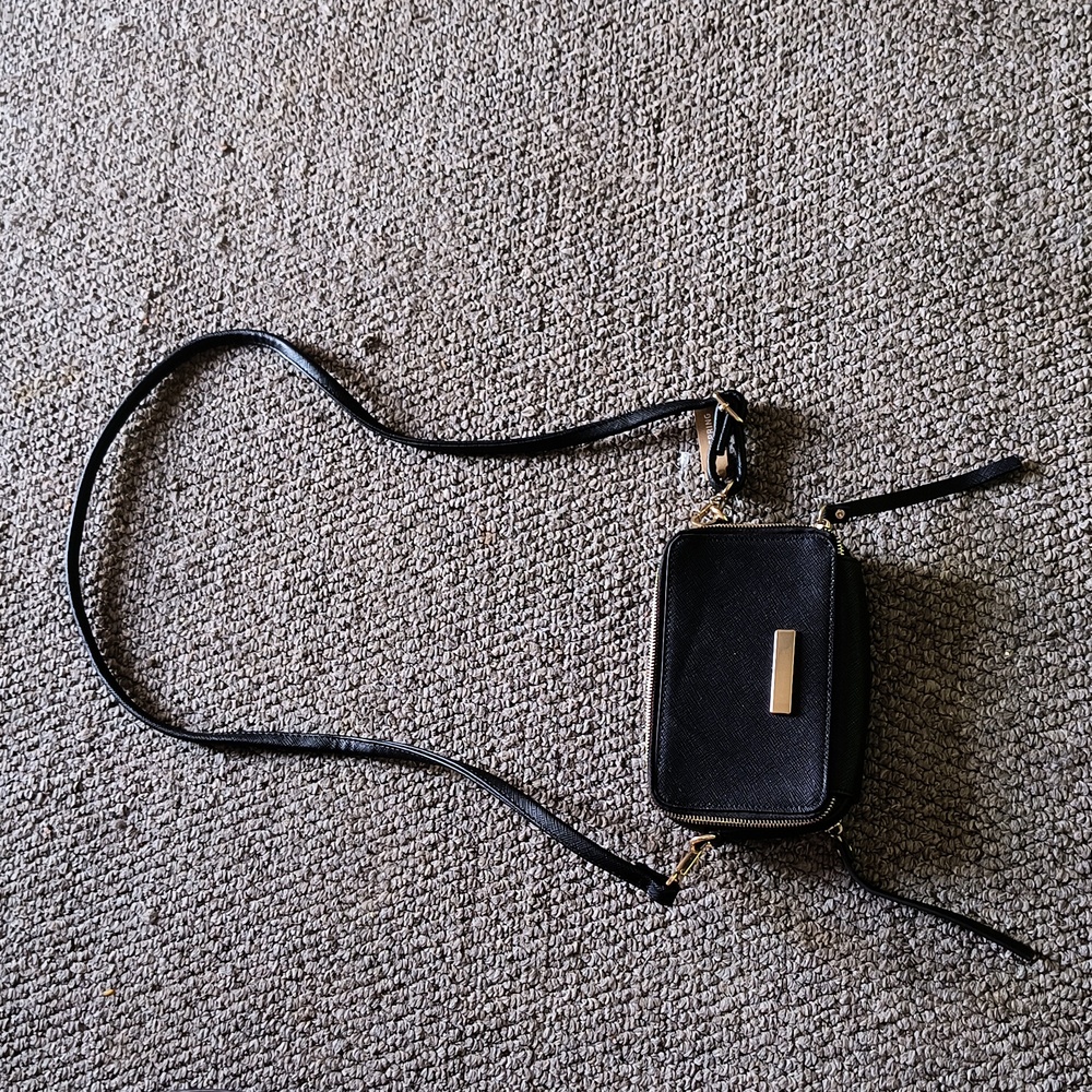 🌿 Call it spring black crossbody